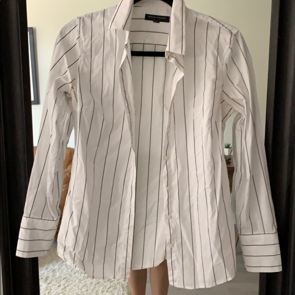 Black and white banana republic button down - Picture 3 of 3